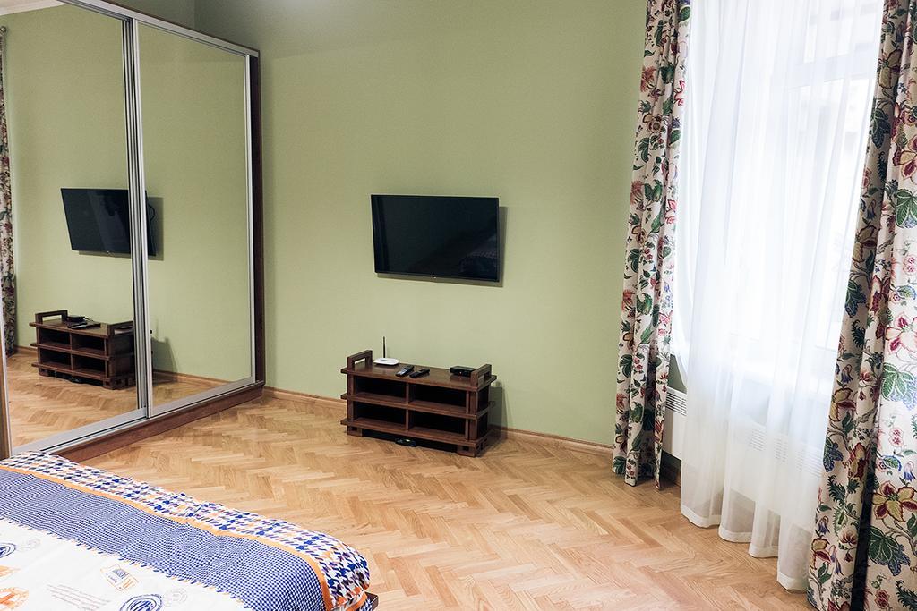 Apartment On Brativ Rohatyntsiv Street Lviv Eksteriør billede